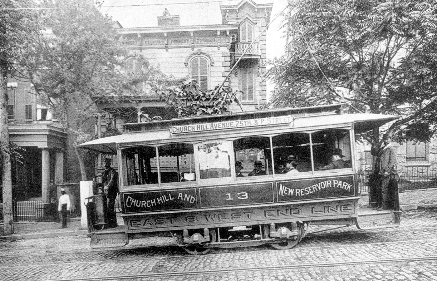 An 1890 photo of an electric streetcar