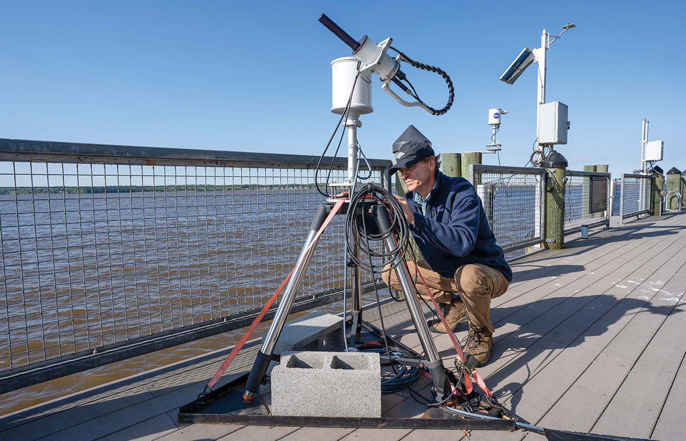 Ed Crawford measuring gas levels in the atmosphere
